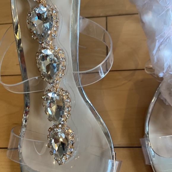 Stilettos Clear Ankle Strap Heels Crystal Embellished Women’s Size 9 - Picture 15 of 16